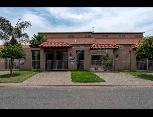 3 BEDROOM DUPLEX FOR SALE IN ROSEACRE
